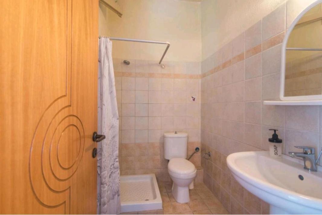 Aleka 5 Apartment